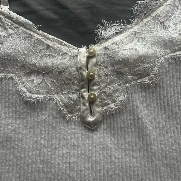 Abercrombie & Fitch Lace detail Cami Tank Top, Size: L, Color: White - Picture 2 of 5